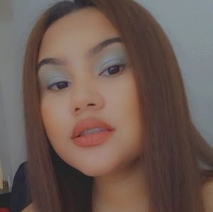 Meet your Posher, Alicia